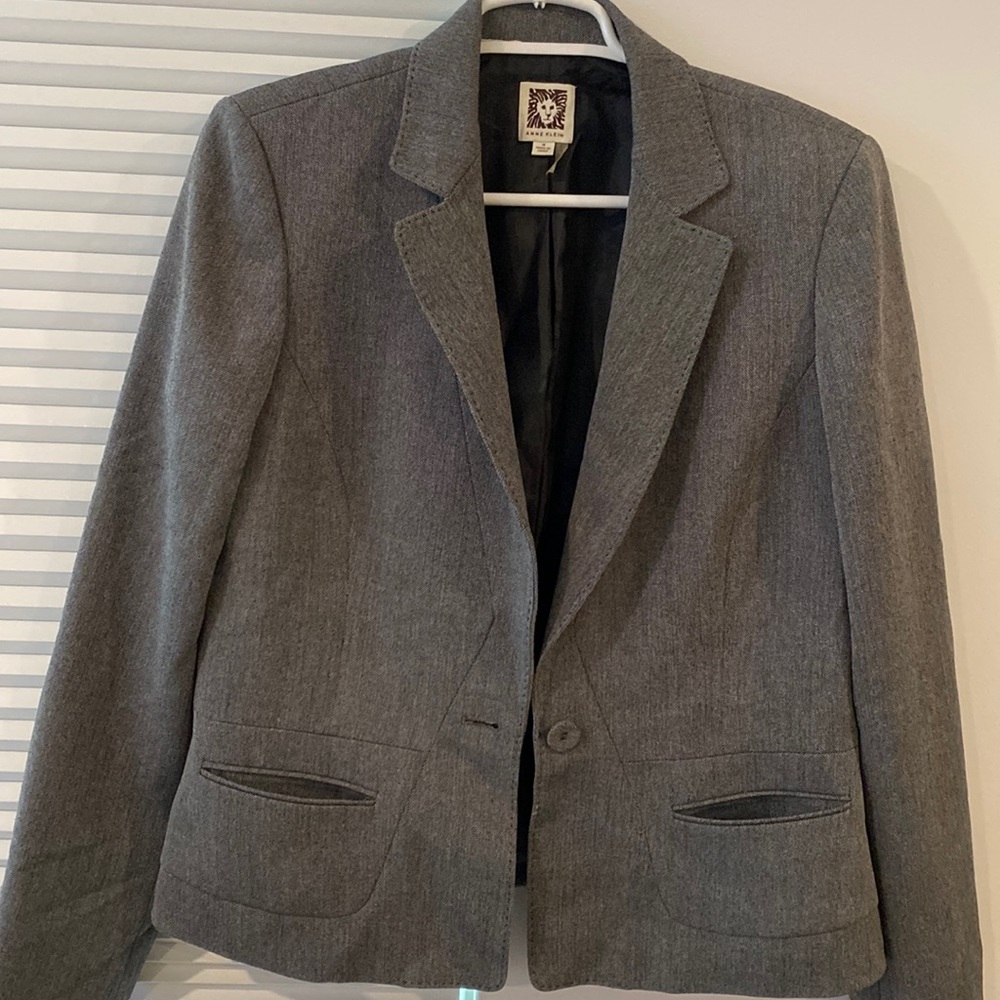 Grey blazer